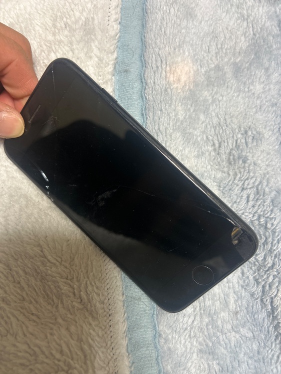 iPhoneSE（スマホ）の商品画像 - 査定依頼日：2025年10月27日 - 最高査定価格：100,000円