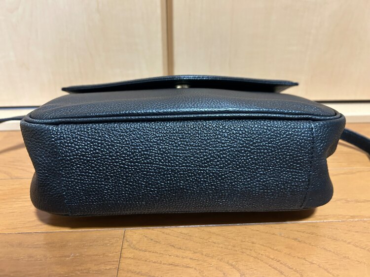 イブサンローラン  （ブランドバッグ）の商品画像 - 査定依頼日：2025年3月6日 - 最高査定価格：25,000円