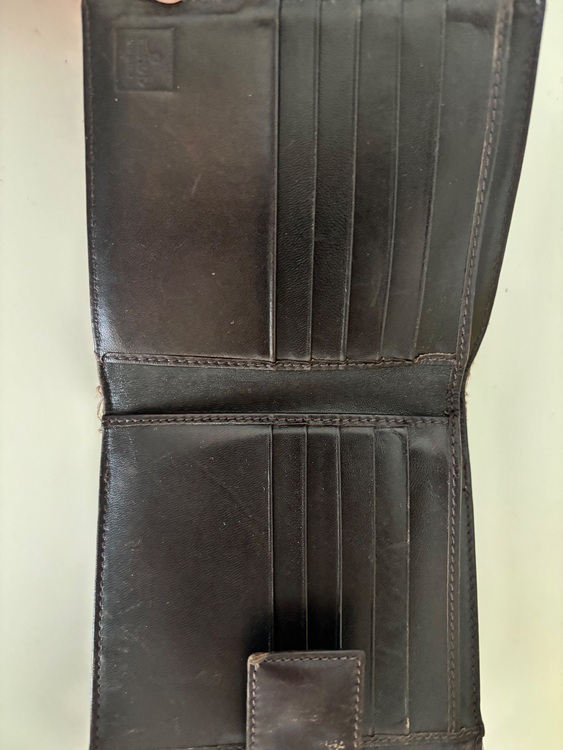 フェンディ  （ブランドバッグ）の商品画像 - 査定依頼日：2025年7月7日 - 最高査定価格：3,000円