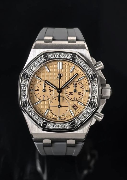 オーデマピゲ ロイヤルオークオフショア 26231ST.ZZ.A178CA.01（高級時計）の商品画像 - 査定依頼日：2025年12月7日 - 最高査定価格：7,000,000円