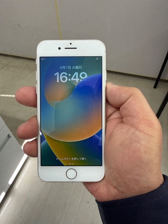 MQ792J/A（スマホ）の商品画像 - 査定依頼日：2026年4月8日 - 最高査定価格：4,000円