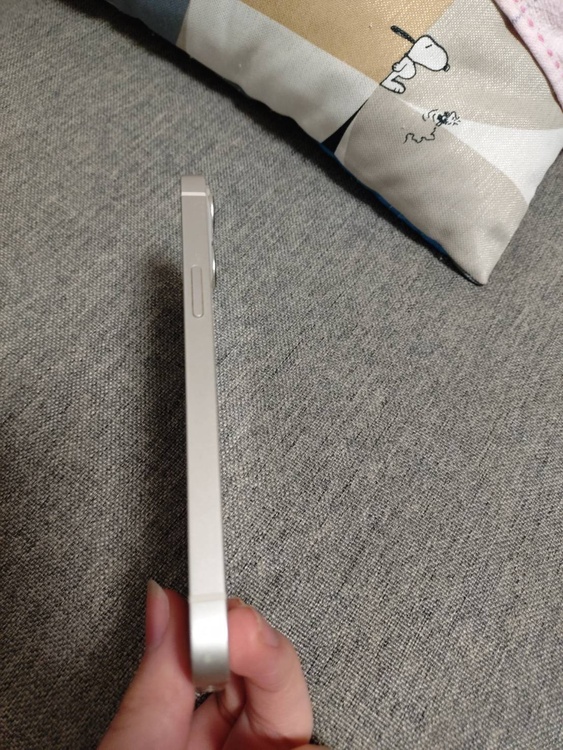 iPhone iPhone 13 128GB au（スマホ）の商品画像 - 査定依頼日：2026年7月6日 - 最高査定価格：40,000円
