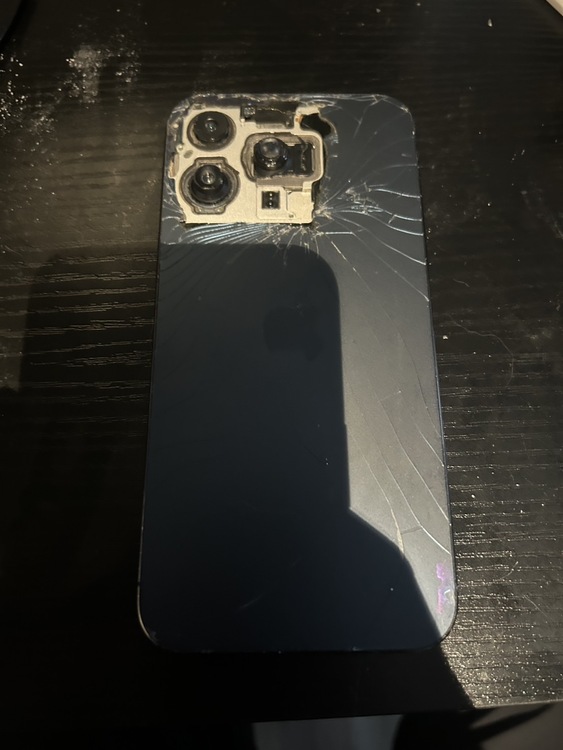 iPhone15promax（スマホ）の商品画像 - 査定依頼日：2026年5月21日 - 最高査定価格：59,000円