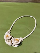 荒巻秀美 作  象牙彫刻 ネックレス 椿（美術品・骨董品）の商品画像 - 査定依頼日：2025年11月5日 - 最高査定価格：4,000円