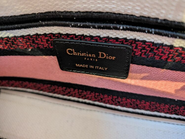 Lady D-Joy バッグ ミディアム（ブランドバッグ）の商品画像 - 査定依頼日：2025年11月28日 - 最高査定価格：300,000円