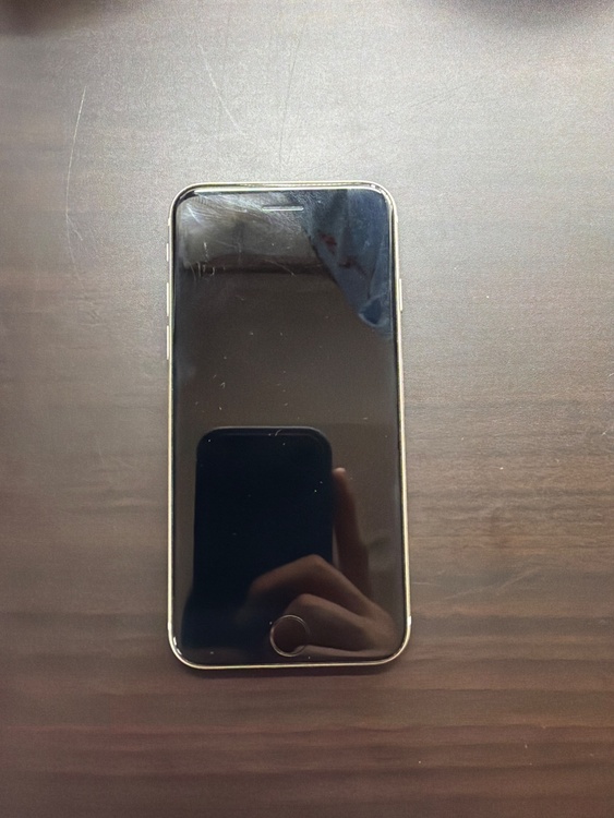 iPhone SE 第3世代（スマホ）の商品画像 - 査定依頼日：2026年7月26日 - 最高査定価格：14,000円