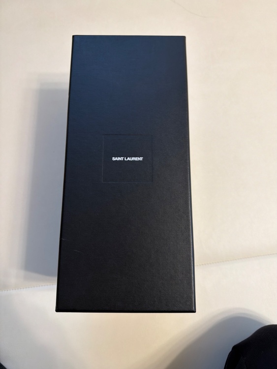 イブサンローラン  （ブランドバッグ）の商品画像 - 査定依頼日：2026年3月3日 - 最高査定価格：40,000円