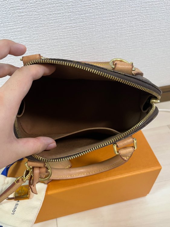 アルマBB（ブランドバッグ）の商品画像 - 査定依頼日：2022年9月30日 - 最高査定価格：91,000円