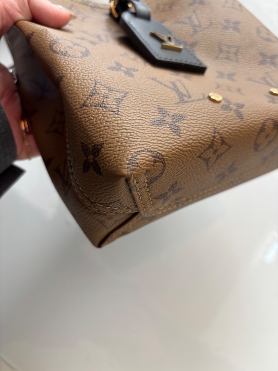 アトランティスbb（ブランドバッグ）の商品画像 - 査定依頼日：2025年11月6日 - 最高査定価格：300,000円