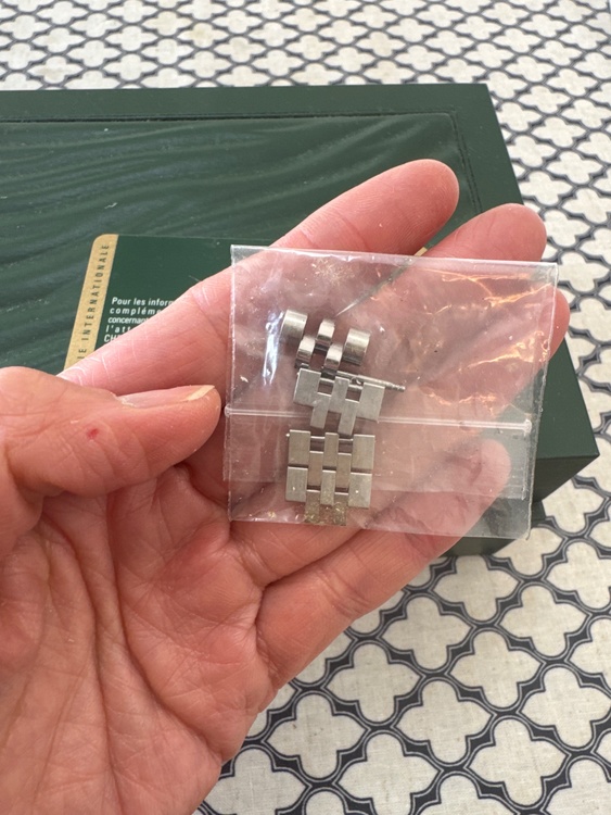 ロレックス パーペチュアル （高級時計）の商品画像 - 査定依頼日：2026年3月12日 - 最高査定価格：1,540,000円