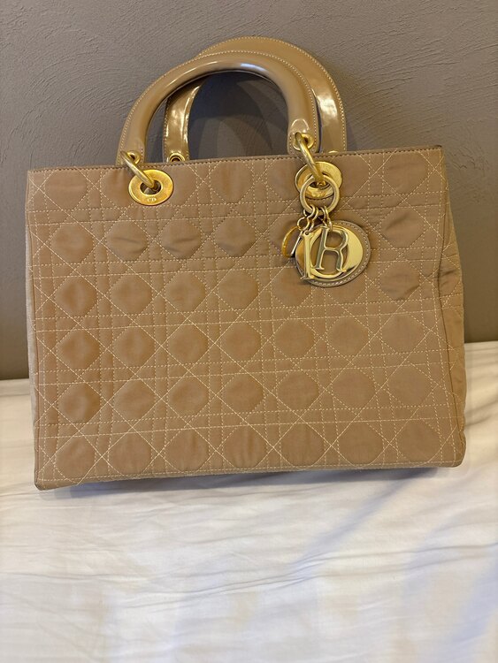 レディディオールカナージュ（ブランドバッグ）の商品画像 - 査定依頼日：2025年5月3日 - 最高査定価格：60,000円