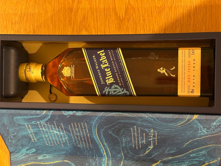 ウイスキー ジョニーウォーカー （お酒）の商品画像 - 査定依頼日：2025年9月1日 - 最高査定価格：12,000円