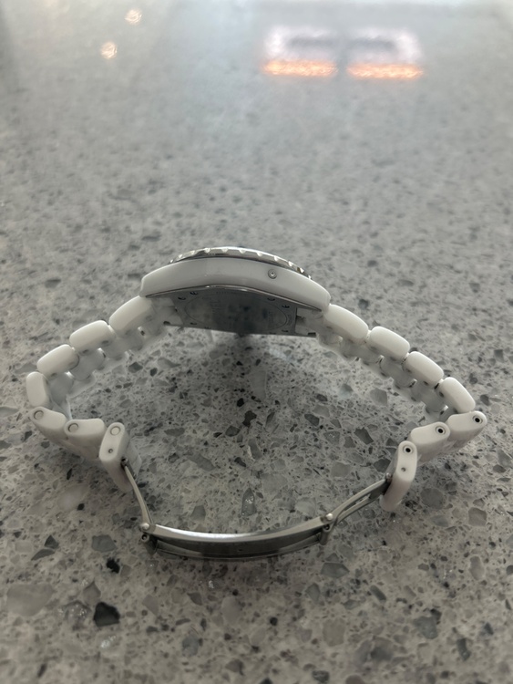 シャネル J12 h3405（高級時計）の商品画像 - 査定依頼日：2026年1月21日 - 最高査定価格：800,000円