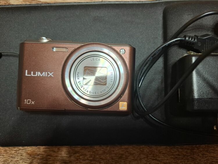 LLUMIX（カメラ）の商品画像 - 査定依頼日：2025年10月13日 - 最高査定価格：5,000円