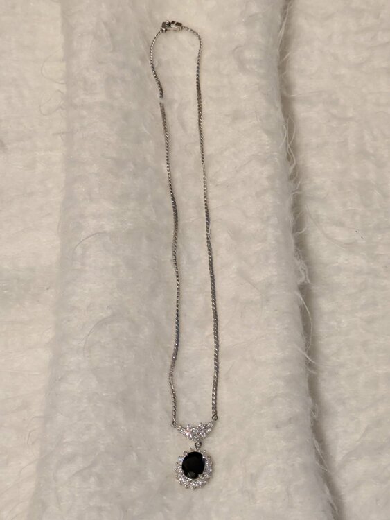 サファイヤ　ダイヤ　ネックレス（宝石）の商品画像 - 査定依頼日：2026年2月9日 - 最高査定価格：150,000円