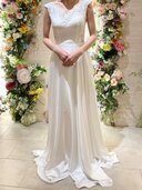 ウエディングドレス（古着・ファッション）の商品画像 - 査定依頼日：2025年2月20日 - 最高査定価格：500円