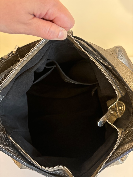 マヒナ　ショルダーバック（ブランドバッグ）の商品画像 - 査定依頼日：2026年3月16日 - 最高査定価格：110,000円