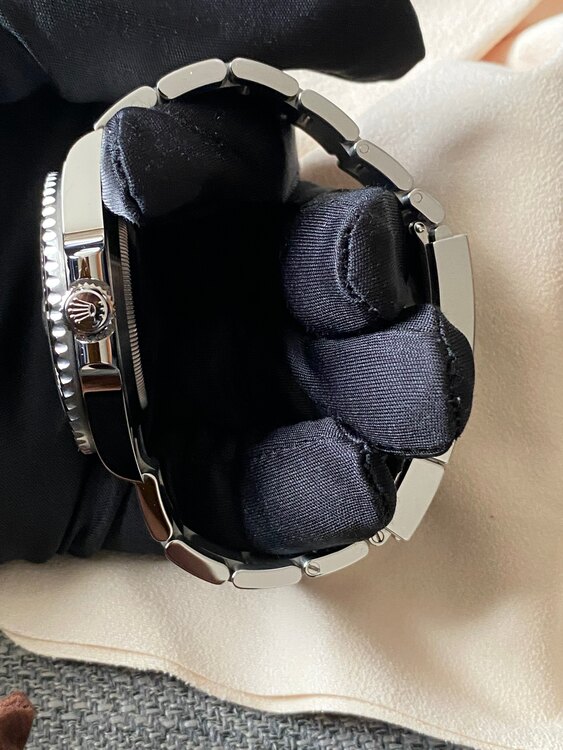 126610LN（高級時計）の商品画像 - 査定依頼日：2025年2月8日 - 最高査定価格：1,970,000円