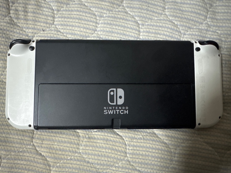 任天堂switch有機EL（ゲーム機本体・ゲームソフト）の商品画像 - 査定依頼日：2026年5月1日 - 最高査定価格：12,000円