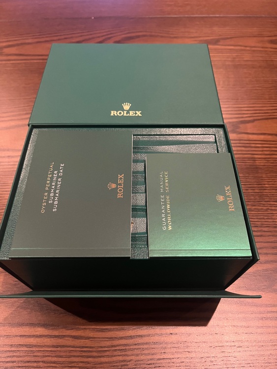 サブマリーナデイト（高級時計）の商品画像 - 査定依頼日：2025年6月25日 - 最高査定価格：2,120,000円