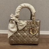 レディーディオール　ゴールド（ブランドバッグ）の商品画像 - 査定依頼日：2026年4月14日 - 最高査定価格：250,000円