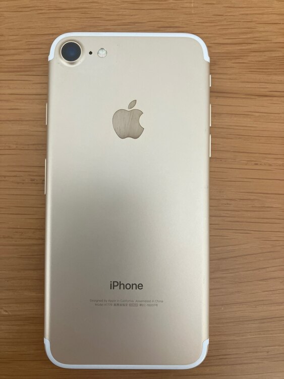 iPhone7 128GB SIMフリー（スマホ）の商品画像 - 査定依頼日：2025年5月14日 - 最高査定価格：7,000円