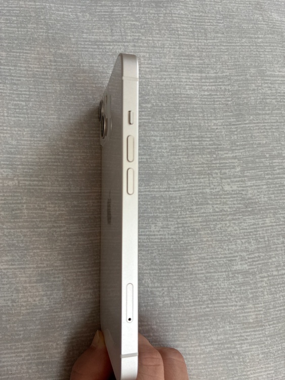 iPhone13 128GB スターライト（スマホ）の商品画像 - 査定依頼日：2026年8月29日 - 最高査定価格：29,000円