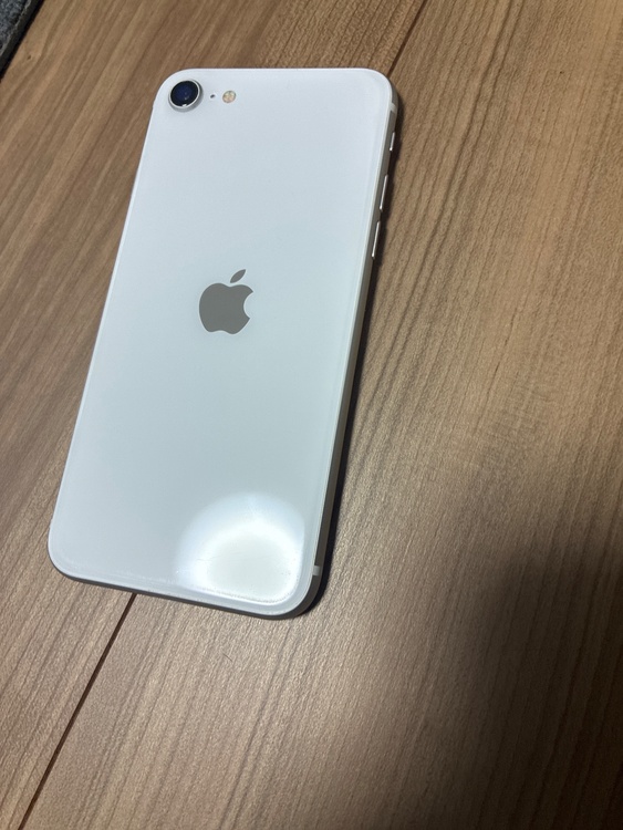 iPhone iPhone SE (第 2 世代) 64GB docomo（スマホ）の商品画像 - 査定依頼日：2026年6月20日 - 最高査定価格：8,000円