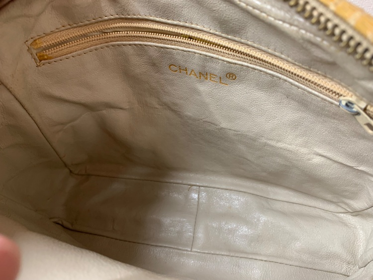 リザード　ベージュ（ブランドバッグ）の商品画像 - 査定依頼日：2026年3月18日 - 最高査定価格：160,000円