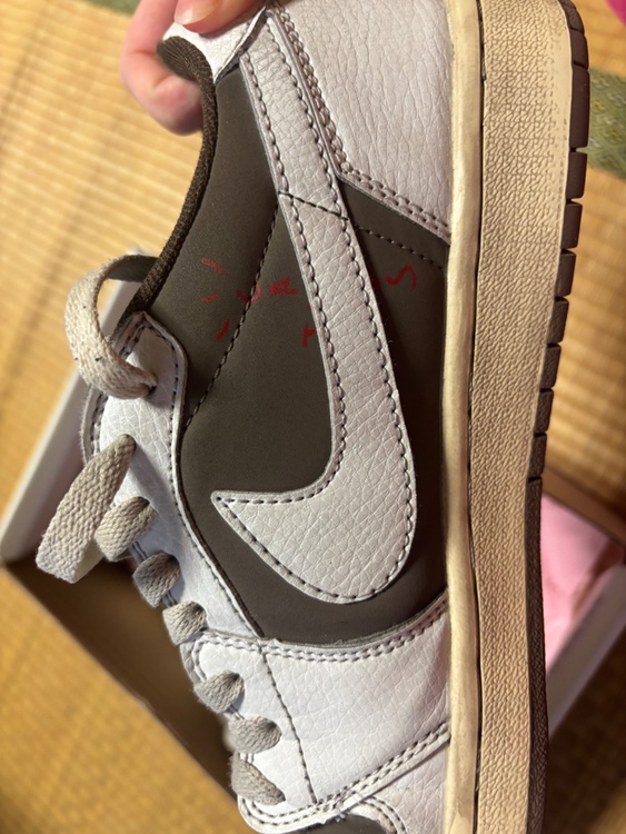 NIKE AIR JORDAN 1 LOW OG SP TRAVIS SCOTT（古着・ファッション）の商品画像 - 査定依頼日：2026年4月15日 - 最高査定価格：100,000円