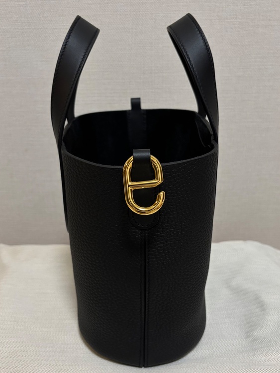 インザループ18（ブランドバッグ）の商品画像 - 査定依頼日：2026年1月15日 - 最高査定価格：100,000円