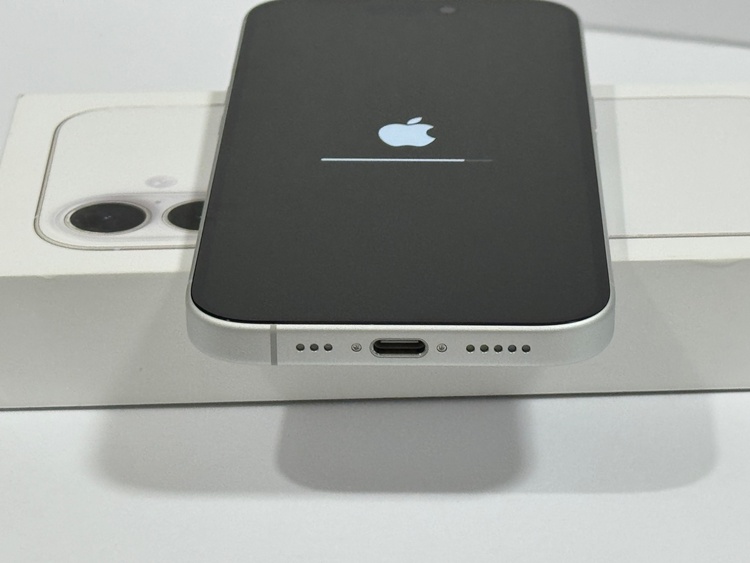 iPhone 16 128GB docomo（スマホ）の商品画像 - 査定依頼日：2026年3月30日 - 最高査定価格：80,000円