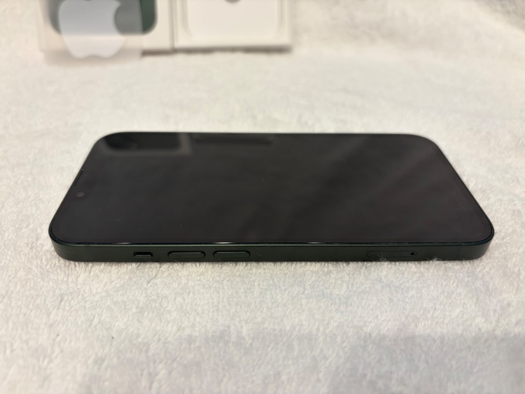 iPhone 13 512GB Softbank（スマホ）の商品画像 - 査定依頼日：2025年11月9日 - 最高査定価格：52,000円