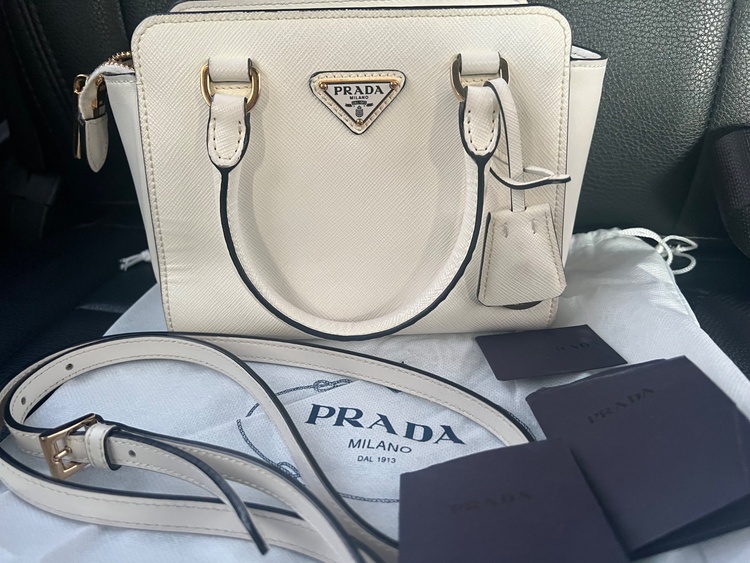 プラダ  （ブランドバッグ）の商品画像 - 査定依頼日：2026年2月25日 - 最高査定価格：150,000円