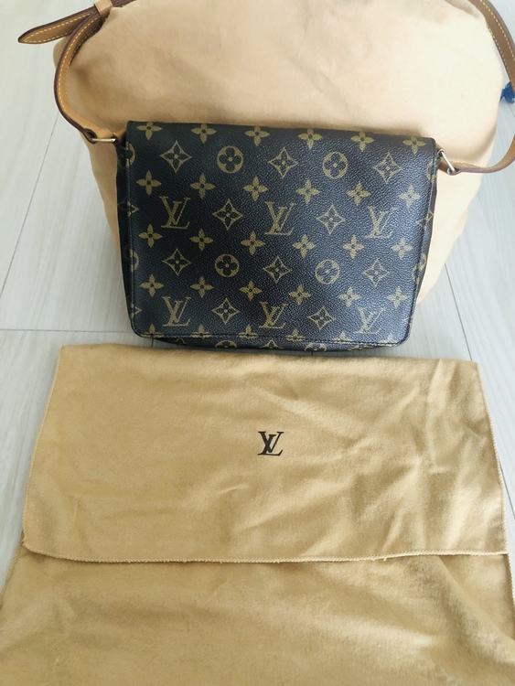 ショルダー（ブランドバッグ）の商品画像 - 査定依頼日：2022年5月14日 - 最高査定価格：61,000円