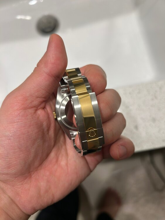 ロレックス エクスプローラー 12427（高級時計）の商品画像 - 査定依頼日：2025年3月26日 - 最高査定価格：1,700,000円