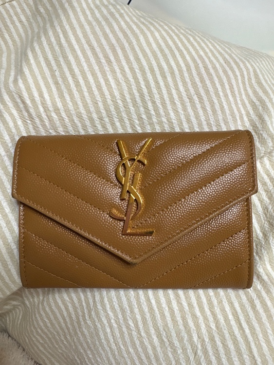 イブサンローラン  （ブランドバッグ）の商品画像 - 査定依頼日：2026年3月1日 - 最高査定価格：40,000円