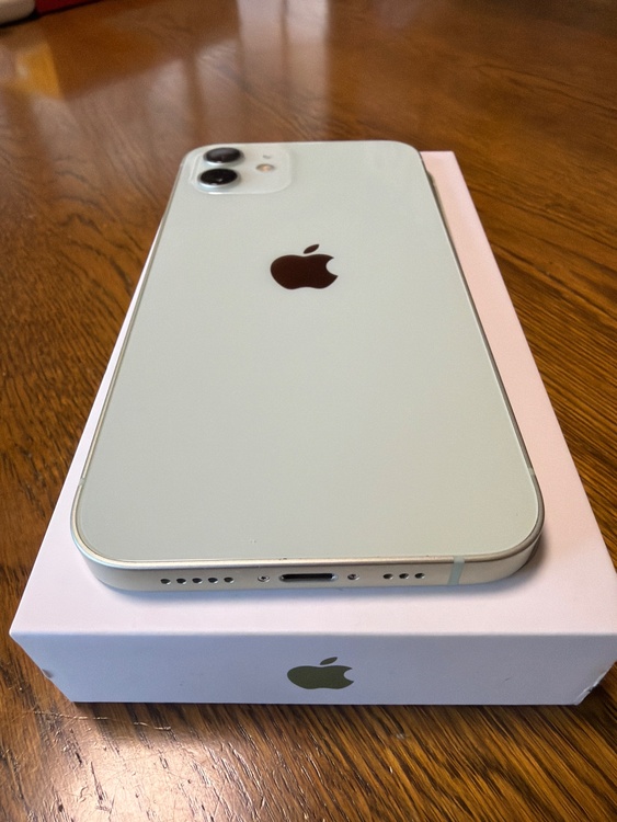 iPhone 12 128GB Softbank（スマホ）の商品画像 - 査定依頼日：2026年1月18日 - 最高査定価格：28,000円