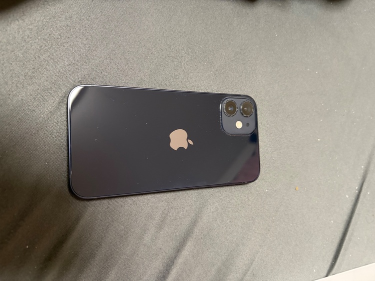 iPhone 12 mini 64GB Softbank（スマホ）の商品画像 - 査定依頼日：2026年2月26日 - 最高査定価格：20,000円