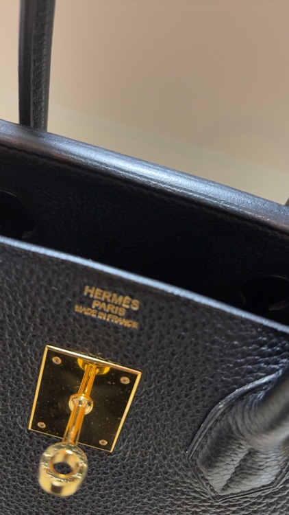 バーキン30 黒　ゴールド金具（ブランドバッグ）の商品画像 - 査定依頼日：2025年8月18日 - 最高査定価格：1,600,000円