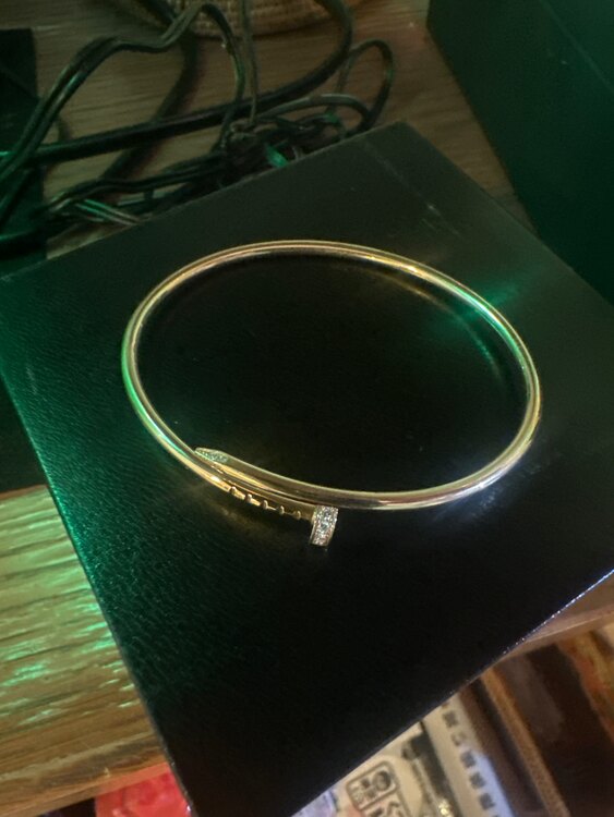 カルティエ ジュストアンクル スモールバングル（金・貴金属）の商品画像 - 査定依頼日：2025年2月28日 - 最高査定価格：600,000円