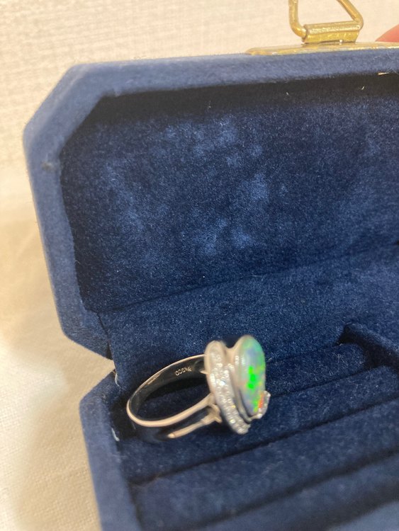 オパール指輪（宝石）の商品画像 - 査定依頼日：2023年10月3日 - 最高査定価格：100,000円