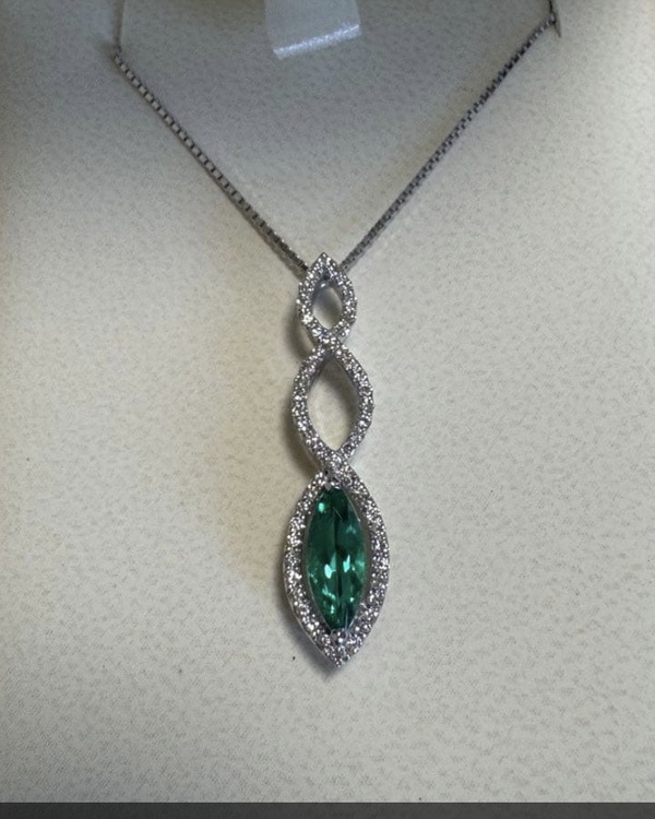 ノンオイルエメラルドネックレス（金・貴金属）の商品画像 - 査定依頼日：2026年3月7日 - 最高査定価格：100,000円