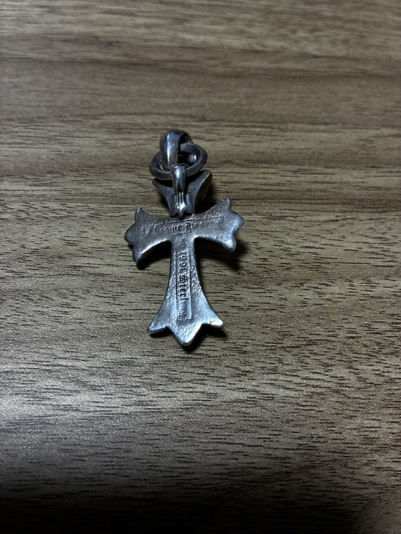 ベイル付きスモールクロスペンダント（古着・ファッション）の商品画像 - 査定依頼日：2025年12月8日 - 最高査定価格：100,000円