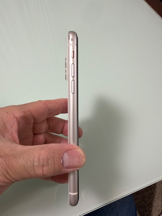 iPhone iPhone11 Pro 64GB au（スマホ）の商品画像 - 査定依頼日：2026年7月26日 - 最高査定価格：17,500円