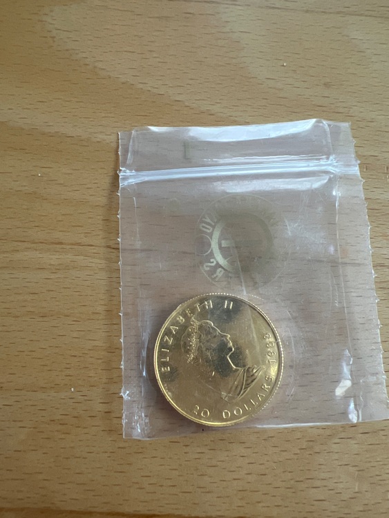 メイプルリーフ金貨1/2オンス（金・貴金属）の商品画像 - 査定依頼日：2025年10月25日 - 最高査定価格：337,000円