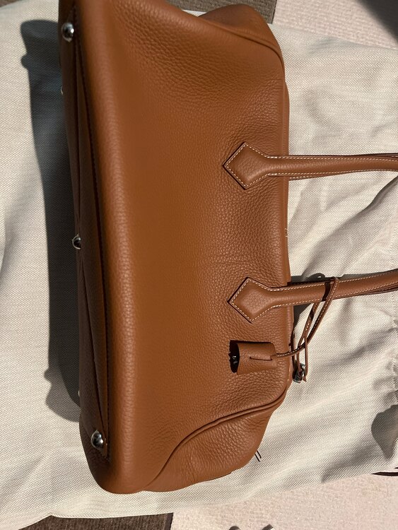 エルメス ヴィクトリア （ブランドバッグ）の商品画像 - 査定依頼日：2025年5月8日 - 最高査定価格：550,000円