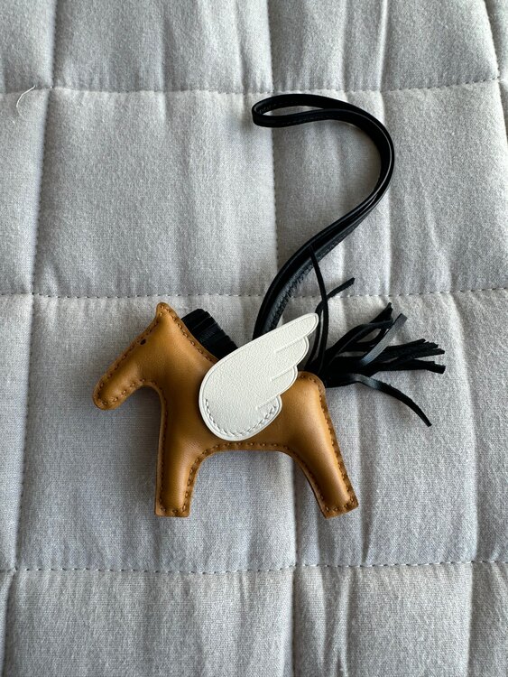 ロデオ　チャーム（ブランド財布・小物）の商品画像 - 査定依頼日：2025年4月4日 - 最高査定価格：50,000円