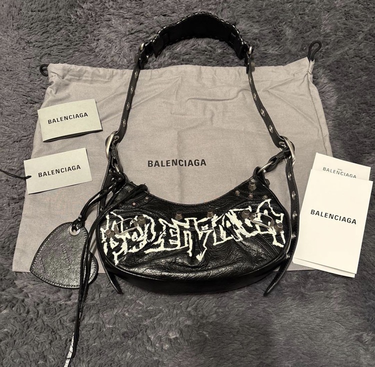 バレンシアガ  （ブランドバッグ）の商品画像 - 査定依頼日：2026年1月29日 - 最高査定価格：160,000円