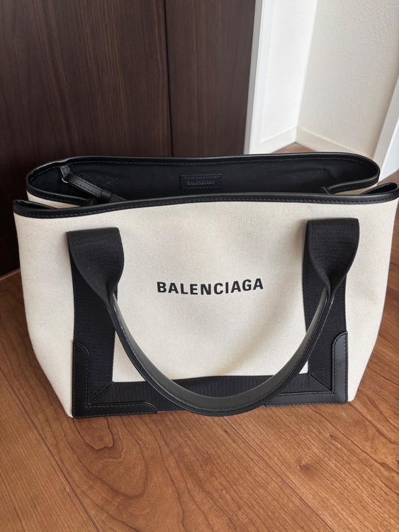 バレンシアガ  （ブランドバッグ）の商品画像 - 査定依頼日：2026年3月23日 - 最高査定価格：62,000円